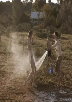 Чужая страна (2014) через торрент бесплатно Чужая страна (2014) фильм через торрент бесплатно