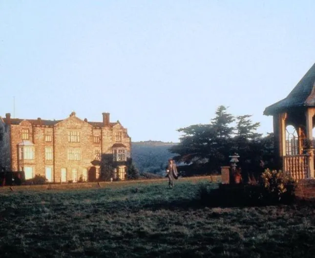 Дом призраков (1995) через торрент скачать Дом призраков (1995) фильм через торрент скачать