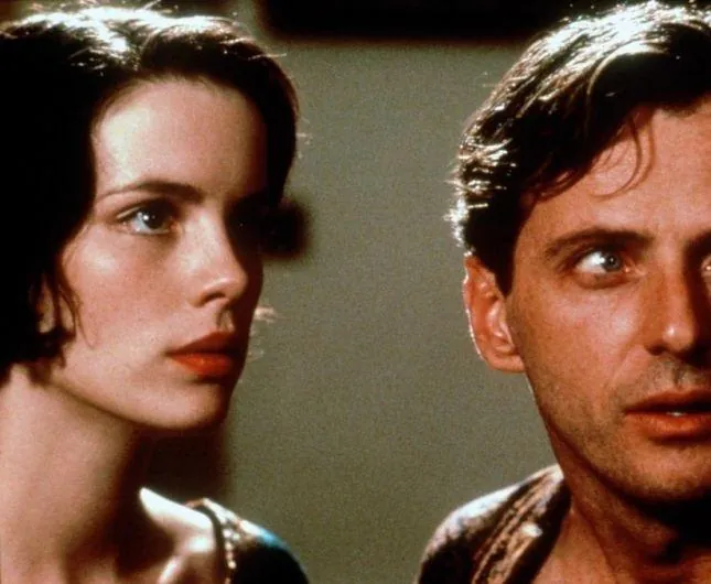 Дом призраков (1995) через торрент бесплатно Дом призраков (1995) фильм через торрент бесплатно