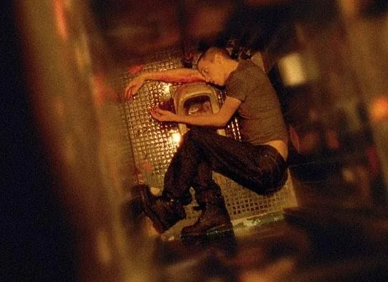 Вход в пустоту (2009) через торрент скачать Вход в пустоту (2009) фильм через торрент скачать