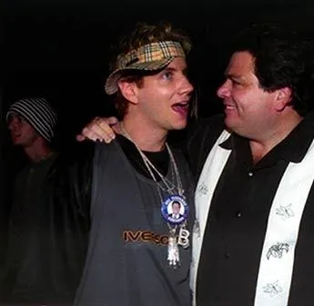 Разыскиваются в Малибу (2003) через торрент скачать Разыскиваются в Малибу (2003) фильм через торрент скачать