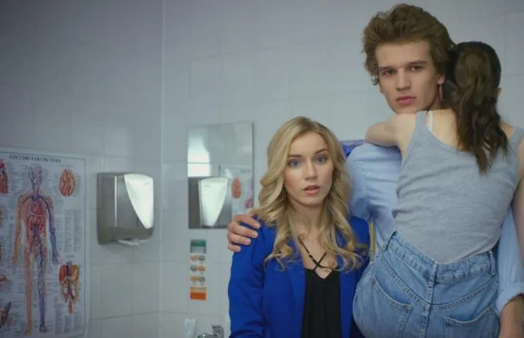 Любовный треугольник (2019) через торрент скачать Любовный треугольник (2019) фильм через торрент скачать