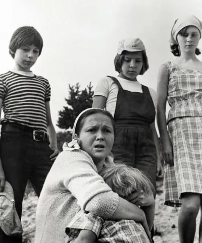 Однажды двадцать лет спустя (1980) через торрент бесплатно Однажды двадцать лет спустя (1980) фильм через торрент бесплатно