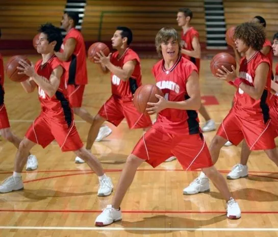 Классный мюзикл (2006) через торрент скачать Классный мюзикл (2006) фильм через торрент скачать