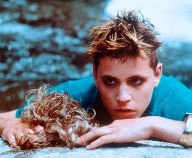 Поспешное бегство (1991) через торрент скачать Поспешное бегство (1991) фильм через торрент скачать