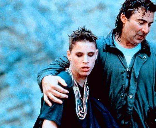 Поспешное бегство (1991) в хорошем качестве через торрент Поспешное бегство (1991) фильм в хорошем качестве через торрент