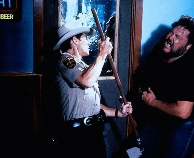 Белые пески (1992) в хорошем качестве через торрент Белые пески (1992) фильм в хорошем качестве через торрент