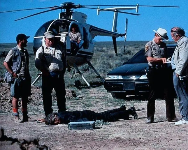 Белые пески (1992) через торрент скачать Белые пески (1992) фильм через торрент скачать