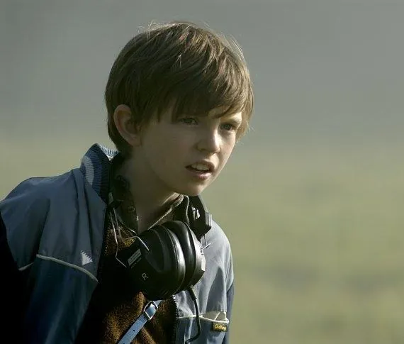 Есть там кто-нибудь? (2009) через торрент скачать Есть там кто-нибудь? (2009) фильм через торрент скачать