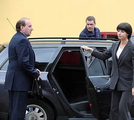 Охраняемые лица (2011) через торрент скачать Охраняемые лица (2011) сериал через торрент скачать