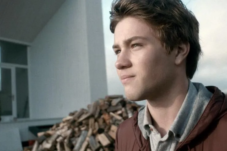 Монстр в шкафу (2015) через торрент скачать Монстр в шкафу (2015) фильм через торрент скачать