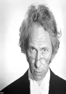 Высокий блондин в черном ботинке (1972) через торрент скачать Высокий блондин в черном ботинке (1972) фильм через торрент скачать