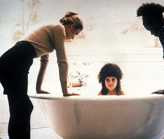 Кудряшка Сью (1991) через торрент скачать Кудряшка Сью (1991) фильм через торрент скачать