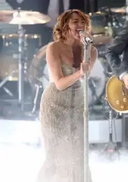 Американский идол: Поиск суперзвезды (2002) через торрент бесплатно Американский идол: Поиск суперзвезды (2002) сериал через торрент бесплатно