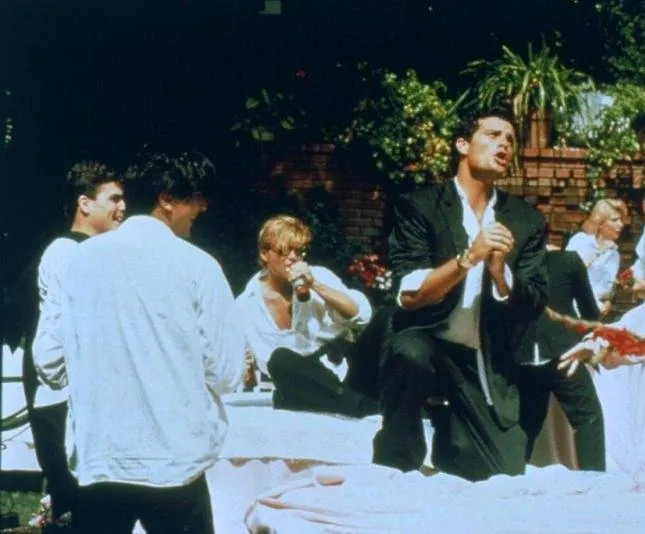 Слияние двух лун (1988) через торрент скачать Слияние двух лун (1988) фильм через торрент скачать