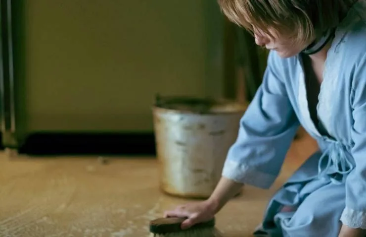 Девушка в ящике (2016) через торрент скачать Девушка в ящике (2016) фильм через торрент скачать