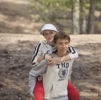 Хорошие дети не плачут (2012) через торрент скачать Хорошие дети не плачут (2012) фильм через торрент скачать