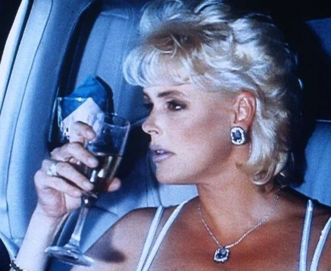 Дылда (1999) через торрент скачать Дылда (1999) фильм через торрент скачать