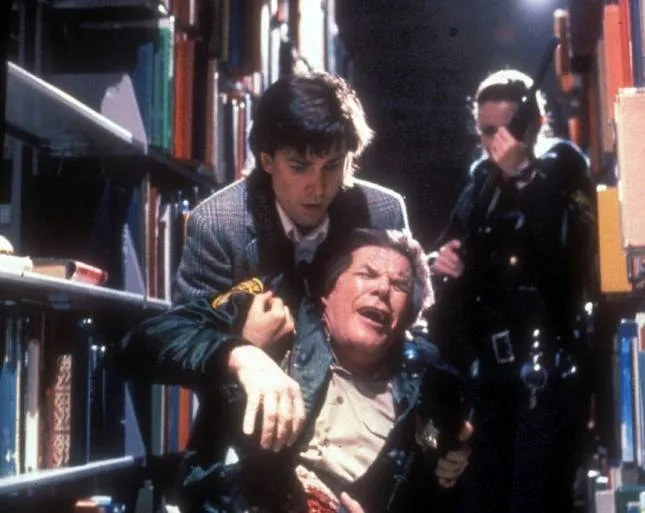 Невыразимый ужас 2: Показания Рэндольфа Картера (1992) в хорошем качестве через торрент Невыразимый ужас 2: Показания Рэндольфа Картера (1992) фильм в хорошем качестве через торрент