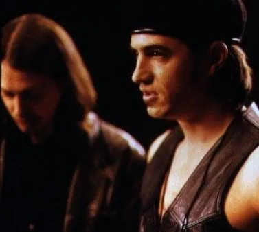 Жизнь в забвении (1994) через торрент скачать Жизнь в забвении (1994) фильм через торрент скачать