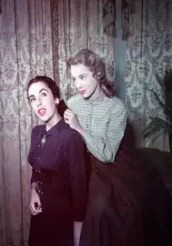 Маленькие женщины (1949) через торрент скачать Маленькие женщины (1949) фильм через торрент скачать