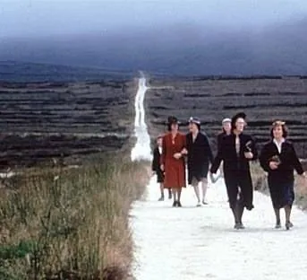 Танцы во время Луназы (1998) через торрент бесплатно Танцы во время Луназы (1998) фильм через торрент бесплатно