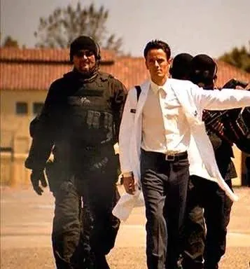 Человек-невидимка (2000) в хорошем качестве через торрент Человек-невидимка (2000) сериал в хорошем качестве через торрент