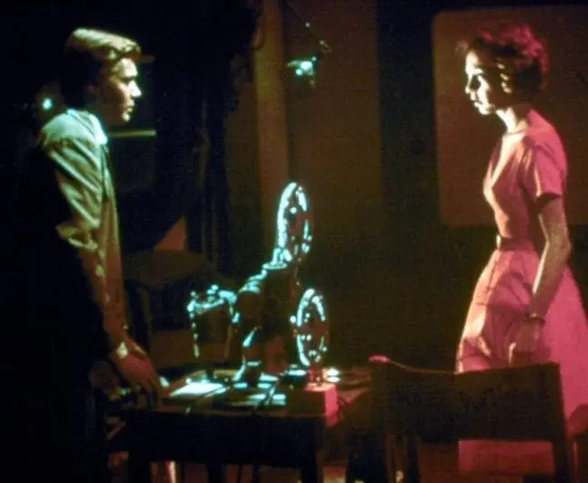 Подглядывающий (1960) через торрент скачать Подглядывающий (1960) фильм через торрент скачать