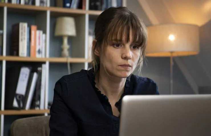 Колумнистка (2019) через торрент скачать Колумнистка (2019) фильм через торрент скачать