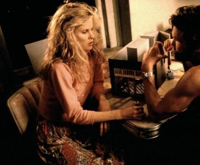 Сумятица в мыслях (1985) через торрент скачать Сумятица в мыслях (1985) фильм через торрент скачать