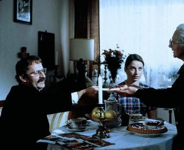 Дрянная девчонка (1990) через торрент бесплатно Дрянная девчонка (1990) фильм через торрент бесплатно