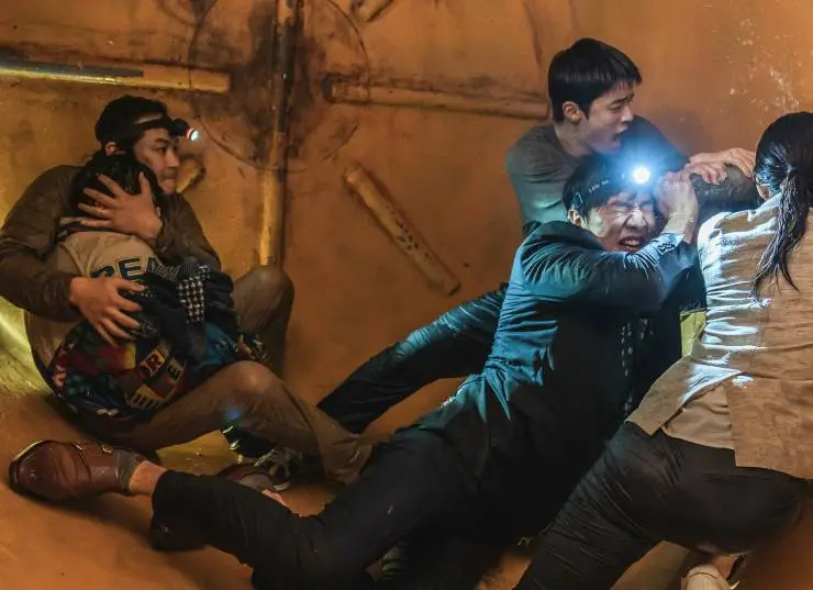 Обрушение (2021) в хорошем качестве через торрент Обрушение (2021) фильм в хорошем качестве через торрент