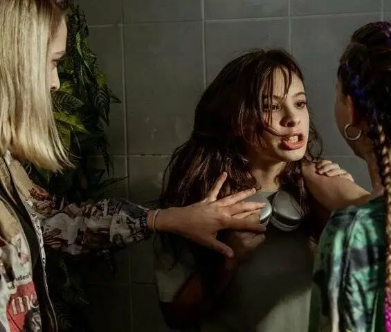 Плакса (2023) через торрент скачать Плакса (2023) сериал через торрент скачать