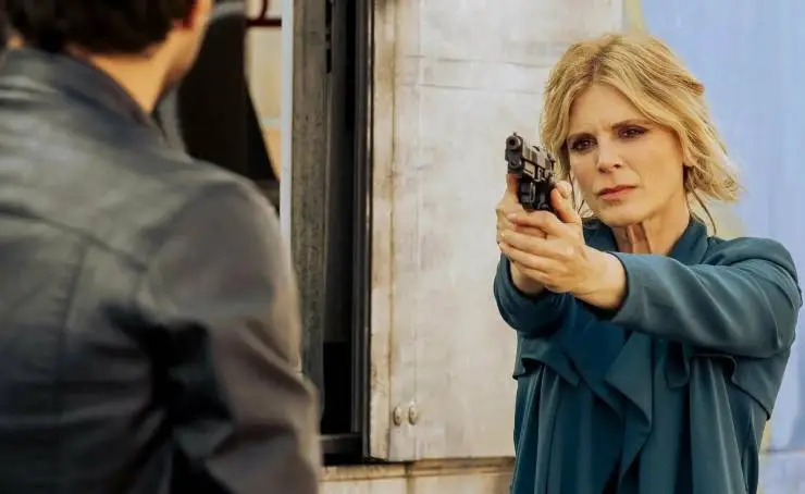 Синьора Вольпе (2022) через торрент скачать Синьора Вольпе (2022) сериал через торрент скачать