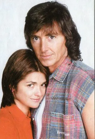 Любовь удачливых / 1000 millones (2002) сериал скачать через торрент в хорошем качестве