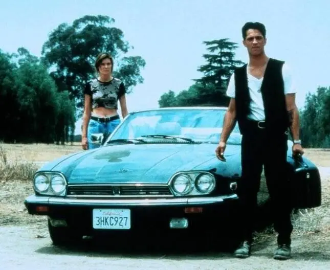 Смертельное прошлое (1995) через торрент бесплатно Смертельное прошлое (1995) фильм через торрент бесплатно