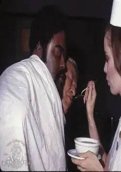 Нечто с двумя головами (1972) через торрент бесплатно Нечто с двумя головами (1972) фильм через торрент бесплатно