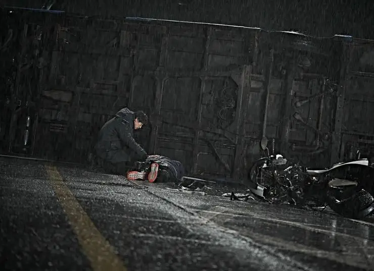 Несчастный случай (2024) через торрент скачать Несчастный случай (2024) фильм через торрент скачать