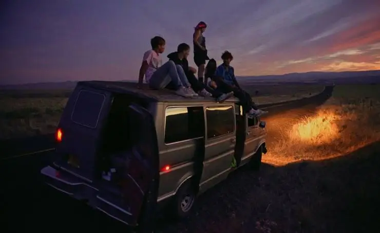 Вечеринка на краю света (2023) через торрент скачать Вечеринка на краю света (2023) фильм через торрент скачать