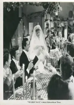 Большой вальс (1938) через торрент скачать Большой вальс (1938) фильм через торрент скачать