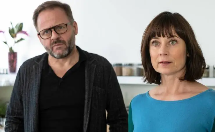 Риски и побочные эффекты (2021) через торрент скачать Риски и побочные эффекты (2021) фильм через торрент скачать