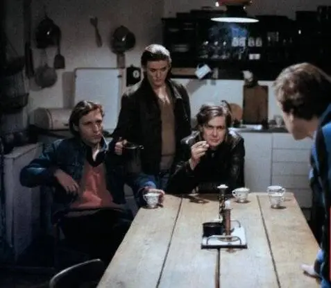 Свинцовые времена (1981) через торрент скачать Свинцовые времена (1981) фильм через торрент скачать