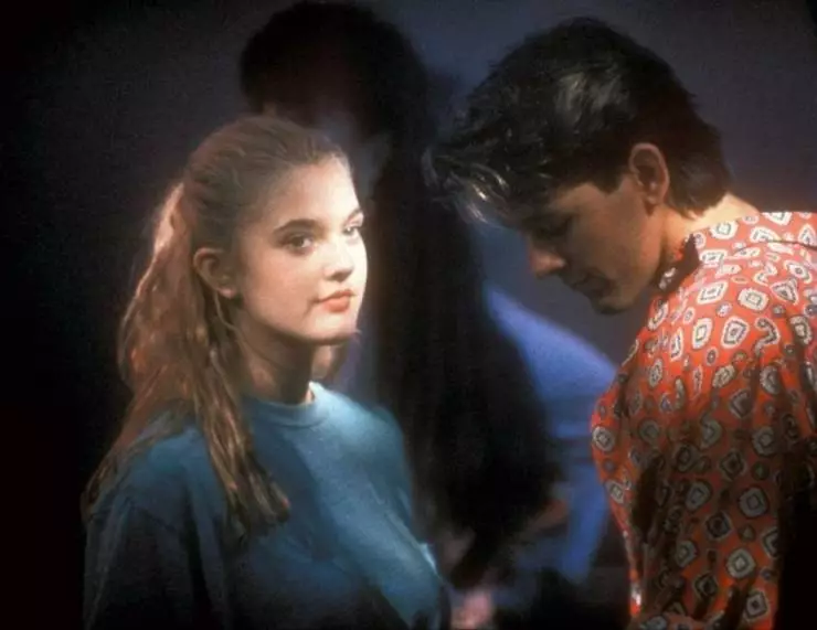 Негде спрятаться (1992) через торрент скачать Негде спрятаться (1992) фильм через торрент скачать