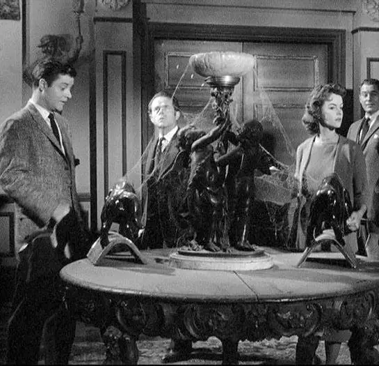 Дом ночных призраков (1959) через торрент бесплатно Дом ночных призраков (1959) фильм через торрент бесплатно