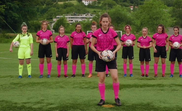 Играй как девчонка (2022) в хорошем качестве через торрент Играй как девчонка (2022) сериал в хорошем качестве через торрент