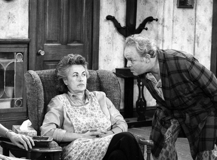 Все в семье (1971) через торрент скачать Все в семье (1971) сериал через торрент скачать