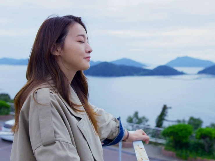 День в Тхонъёне (2022) через торрент скачать День в Тхонъёне (2022) фильм через торрент скачать