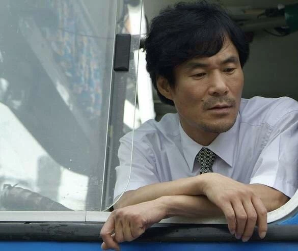 Слон на велосипеде (2007) через торрент бесплатно Слон на велосипеде (2007) фильм через торрент бесплатно