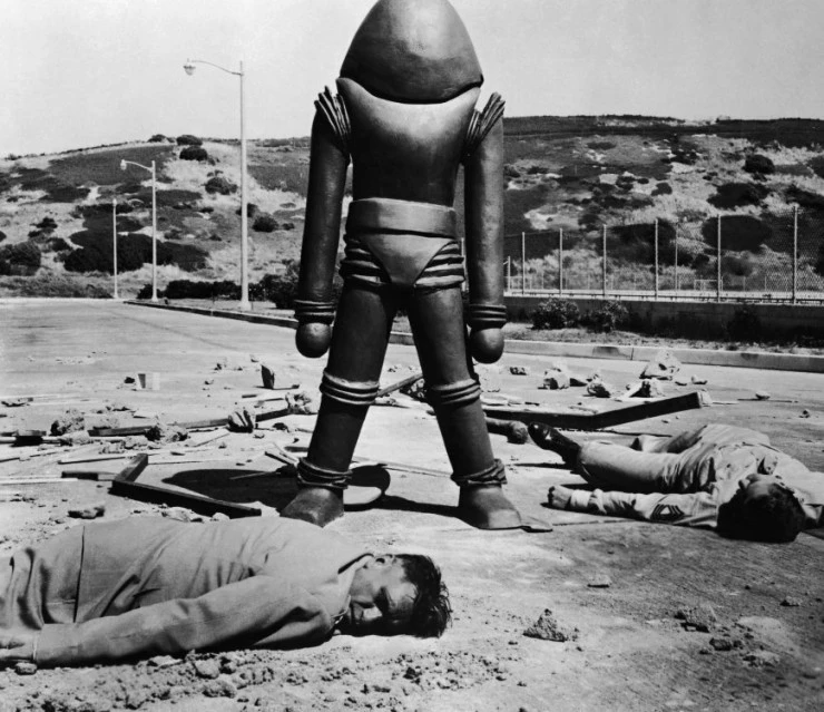 Земля против летающих тарелок (1956) через торрент скачать Земля против летающих тарелок (1956) фильм через торрент скачать