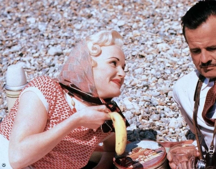 Танец с незнакомцем (1985) в хорошем качестве через торрент Танец с незнакомцем (1985) фильм в хорошем качестве через торрент